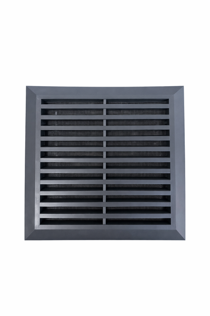 Kratka wentylacyjna 14x14cm skośna plastik z siatką
